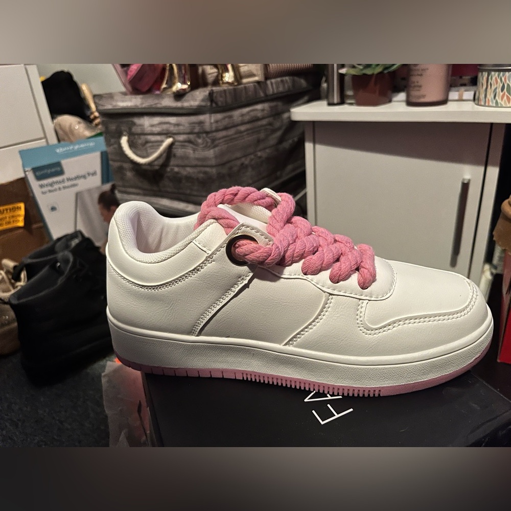 Women’s Casual Sneaker